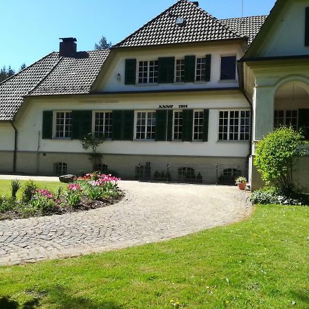 Вілла Gutshaus Wilhelmsruh Менезе Екстер'єр фото
